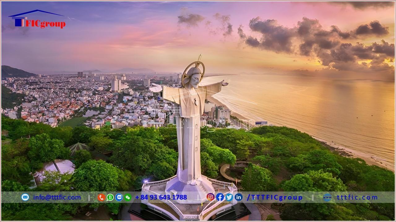 Statue of Jesus Christ on the summit of Tao Phung Mountain - Vung Tau - TTTFIC Group